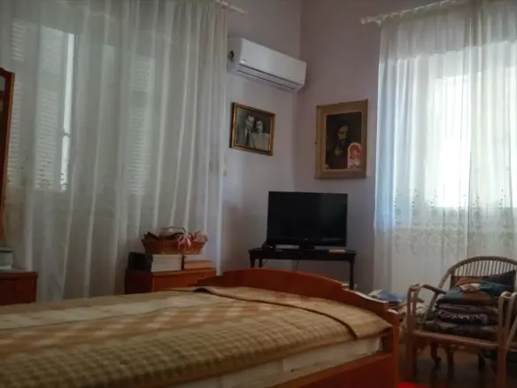 5-bedroom Building In Chalandri, Greece (245 M²)