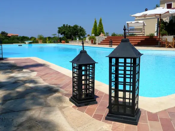 5-bedroom Villa In Greece (630 M²)