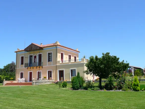 5-bedroom Villa In Greece (630 M²)