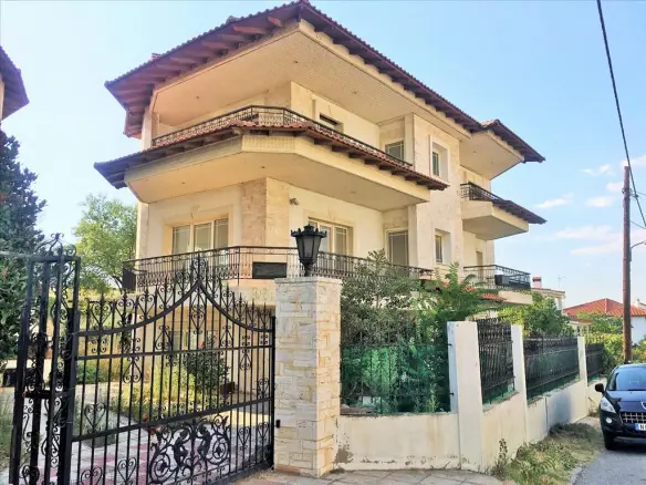 6-bedroom Detached House In Panorama, Greece (400 M²)