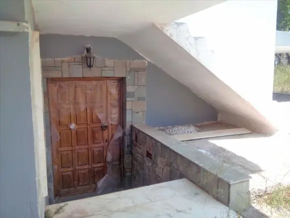 5-bedroom Detached House In Greece (200 M²)