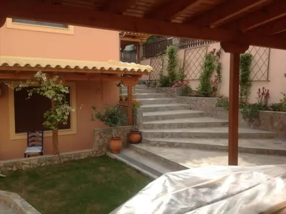 3-bedroom Detached House In Amarinthos, Greece (190 M²)