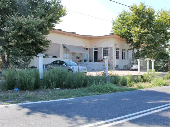 Business In Easts Olimpos, Greece (470 M²)