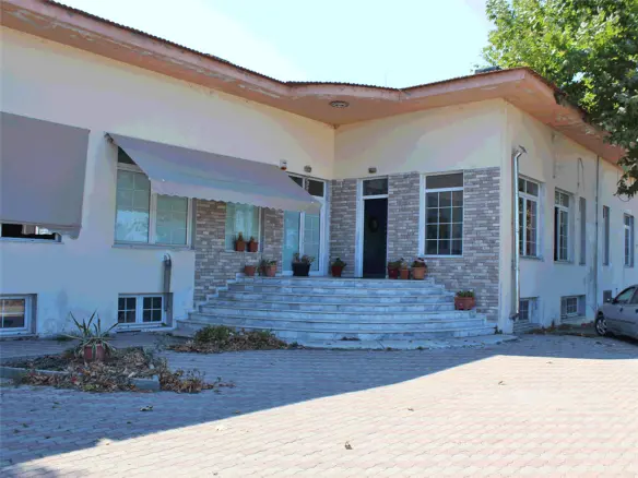 Business In Easts Olimpos, Greece (470 M²)
