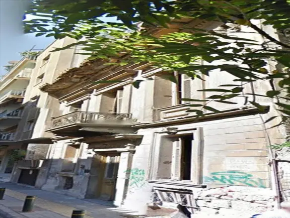 Building In Center – Port, Greece (300 M²)
