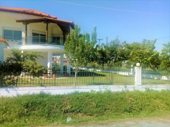 4-bedroom Detached House In Plati, Greece (375 M²)