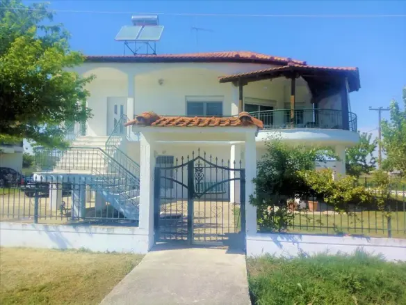 4-bedroom Detached House In Plati, Greece (375 M²)
