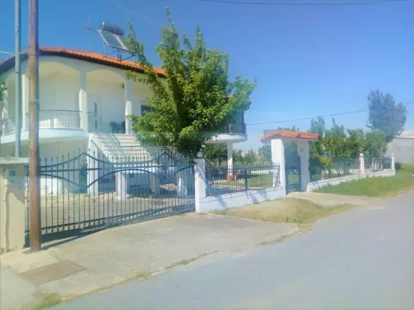 4-bedroom Detached House In Plati, Greece (375 M²)