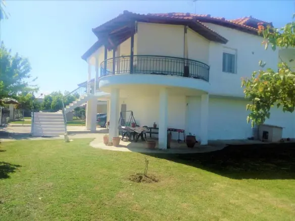 4-bedroom Detached House In Plati, Greece (375 M²)