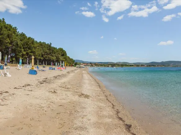 Hotel In Poligiros, Greece (800 M²)