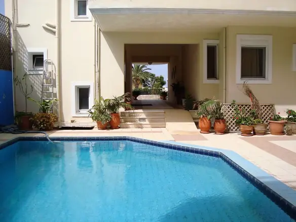 Business In Gouves, Greece (600 M²)