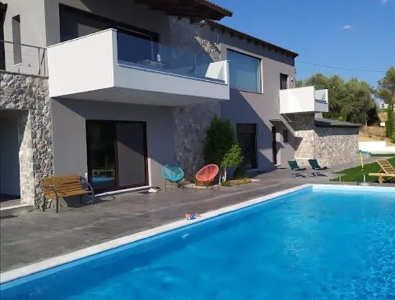 3-bedroom Villa In Megara, Greece (300 M²)