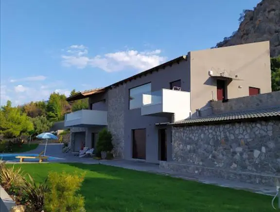 3-bedroom Villa In Megara, Greece (300 M²)