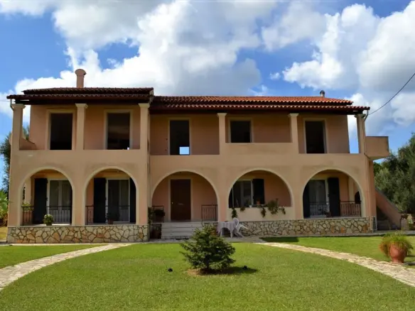 3-bedroom Detached House In Corfu, Greece (260 M²)