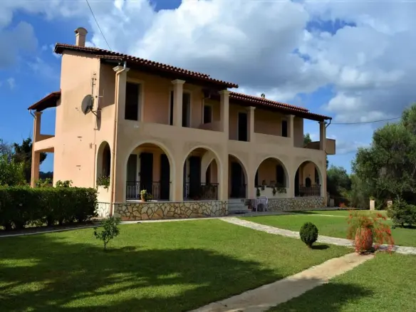 3-bedroom Detached House In Corfu, Greece (260 M²)