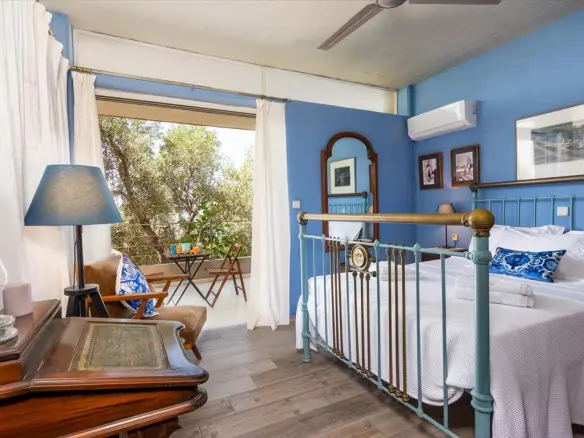 3-bedroom Villa In Kalivia Thorikou, Greece (160 M²)