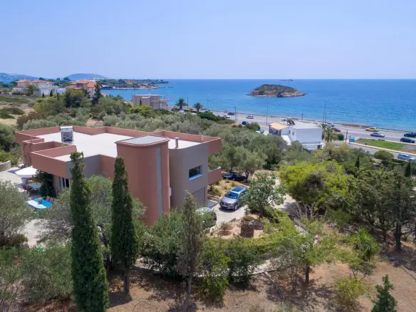 3-bedroom Villa In Kalivia Thorikou, Greece (160 M²)