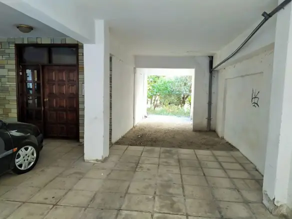 2-bedroom Flat In Kalamaria, Greece (150 M²)