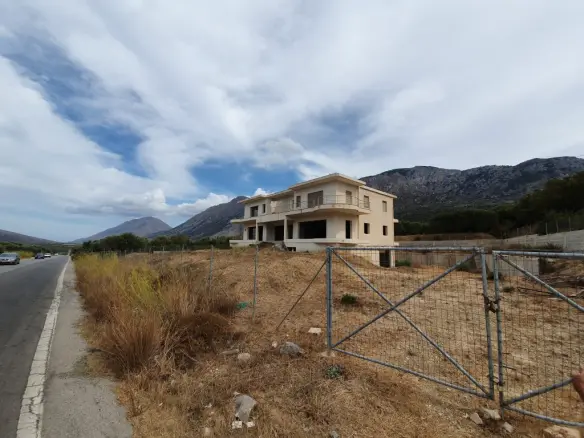 Business In Ierapetra, Greece (750 M²)