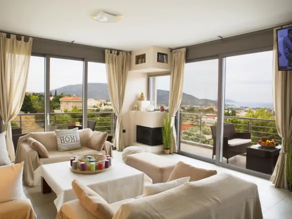 5-bedroom Detached House In Kalivia Thorikou, Greece (275 M²)