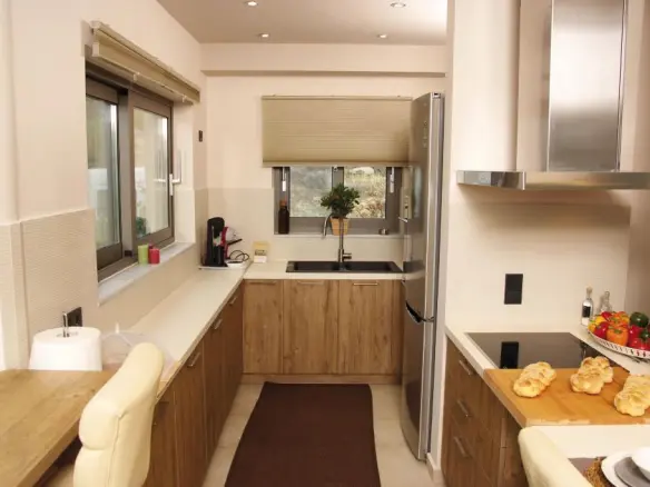 5-bedroom Detached House In Kalivia Thorikou, Greece (275 M²)