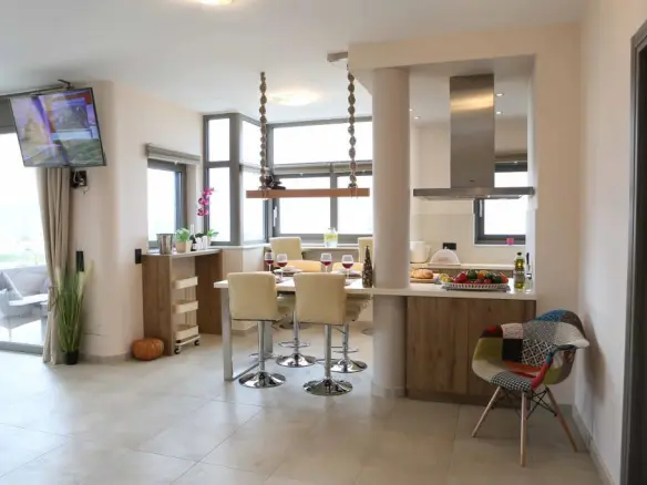 5-bedroom Detached House In Kalivia Thorikou, Greece (275 M²)
