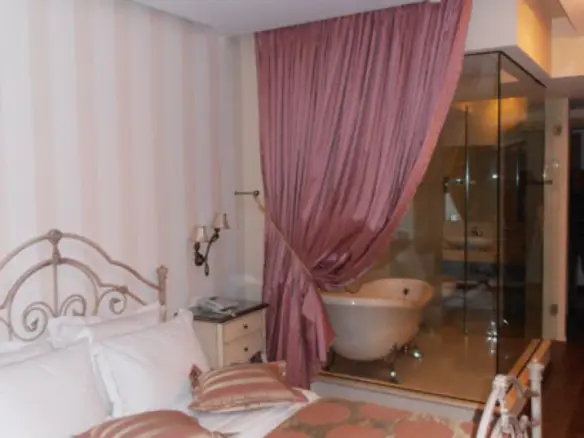 Hotel In Greece (2.800 M²)