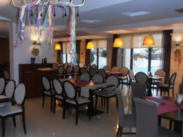 Hotel In Greece (2.800 M²)