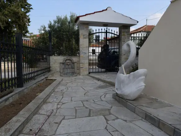 3-bedroom Detached House In Mikra, Greece (170 M²)