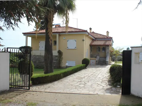 6-bedroom Villa In Litochoro, Greece (220 M²)
