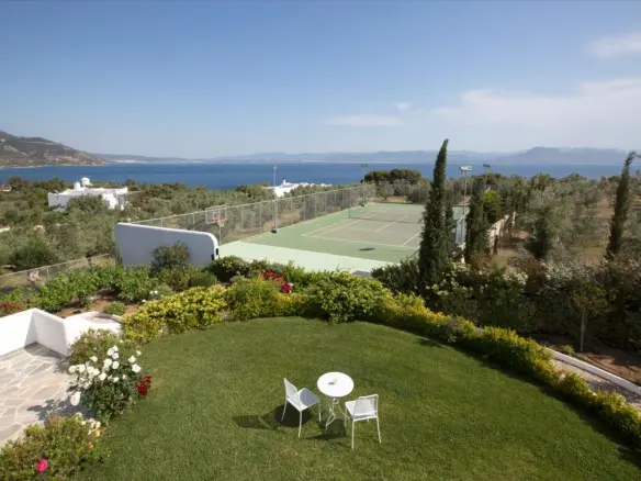 Villa In Loutraki-perachora, Greece (500 M²)