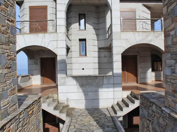 5-bedroom Villa In Easts Olimpos, Greece (500 M²)