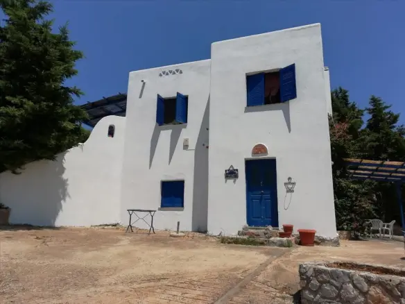 Business In Malesina, Greece (207 M²)