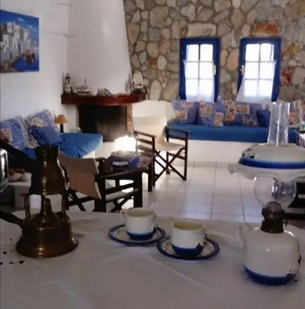 Business In Malesina, Greece (207 M²)