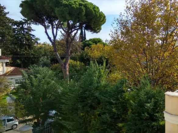Building In Kifissia, Greece (660 M²)