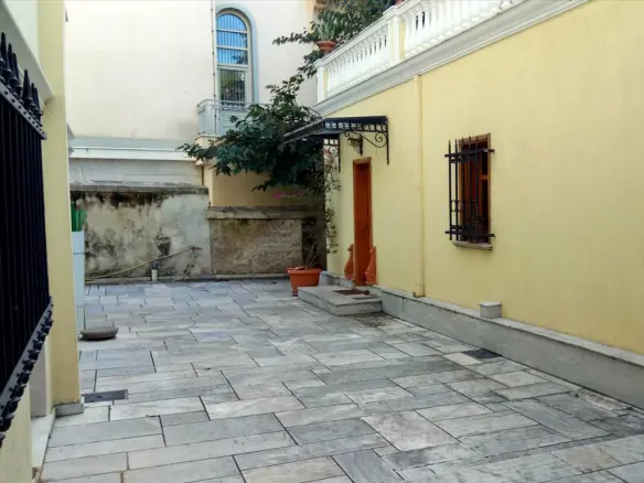 Building In Kifissia, Greece (660 M²)