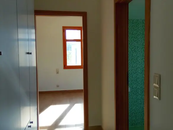 Building In Kifissia, Greece (460 M²)