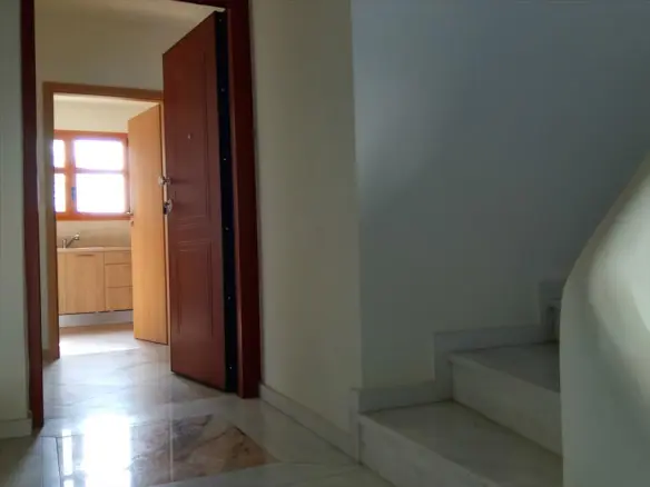 Building In Kifissia, Greece (460 M²)