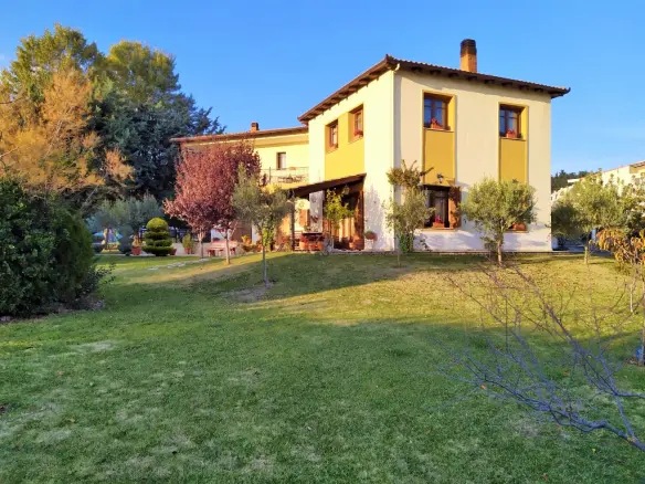 6-bedroom Detached House In Oreokastro, Greece (350 M²)