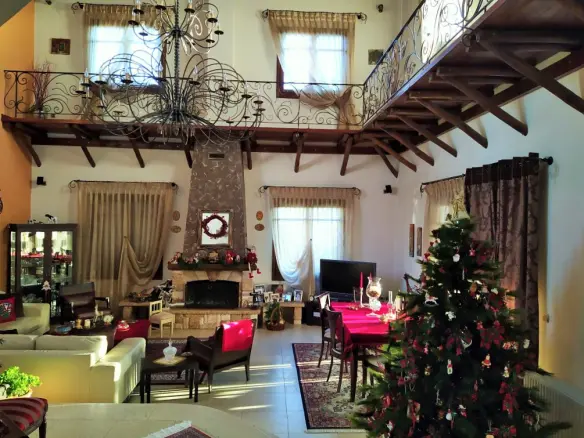 6-bedroom Detached House In Oreokastro, Greece (350 M²)