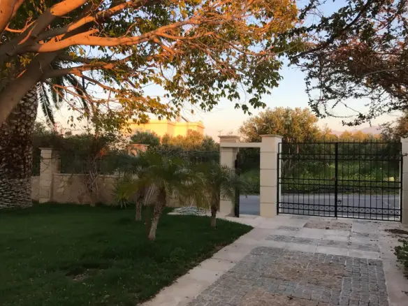 4-bedroom Villa In Chersonisos, Greece (160 M²)