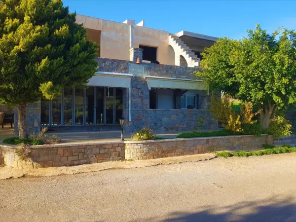 Business In Neapoli, Greece (273 M²)