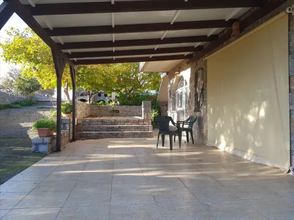 Business In Neapoli, Greece (273 M²)