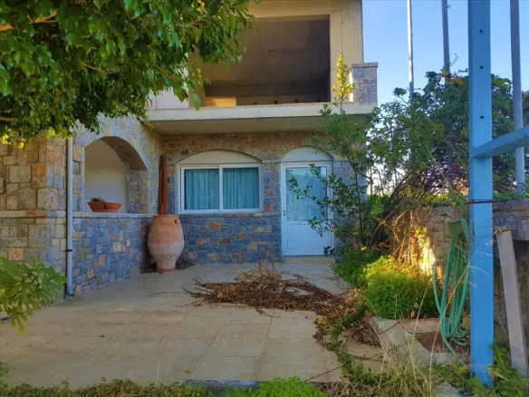 Business In Neapoli, Greece (273 M²)