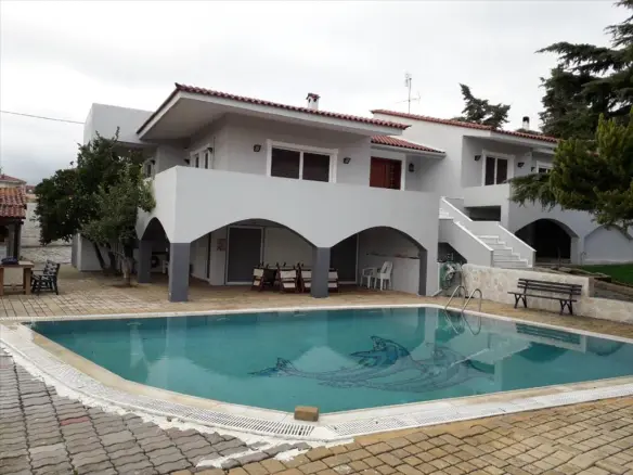 6-bedroom Villa In Com. Kapandriti, Greece (400 M²)