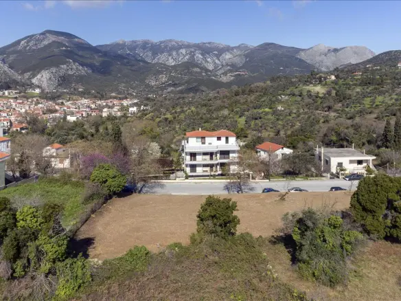 Land In Kimi, Greece