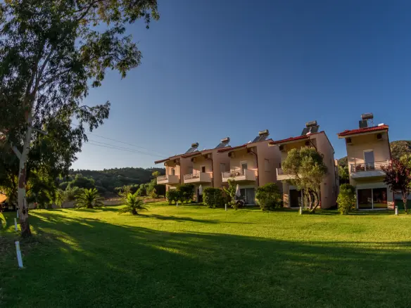 3-bedroom Hotel In Sithonia, Greece (550 M²)