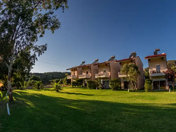 3-bedroom Hotel In Sithonia, Greece (550 M²)