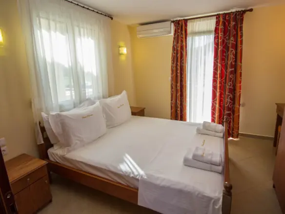 3-bedroom Hotel In Sithonia, Greece (550 M²)