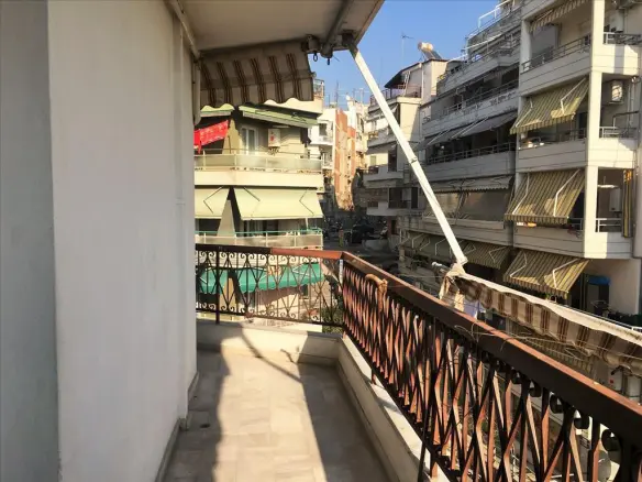 3-bedroom Flat In Center Of Thessaloniki, Greece (105 M²)
